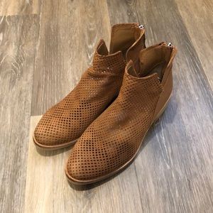 Dolce Vita chestnut booties